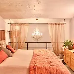 Andrassy Palace - Stylish 1