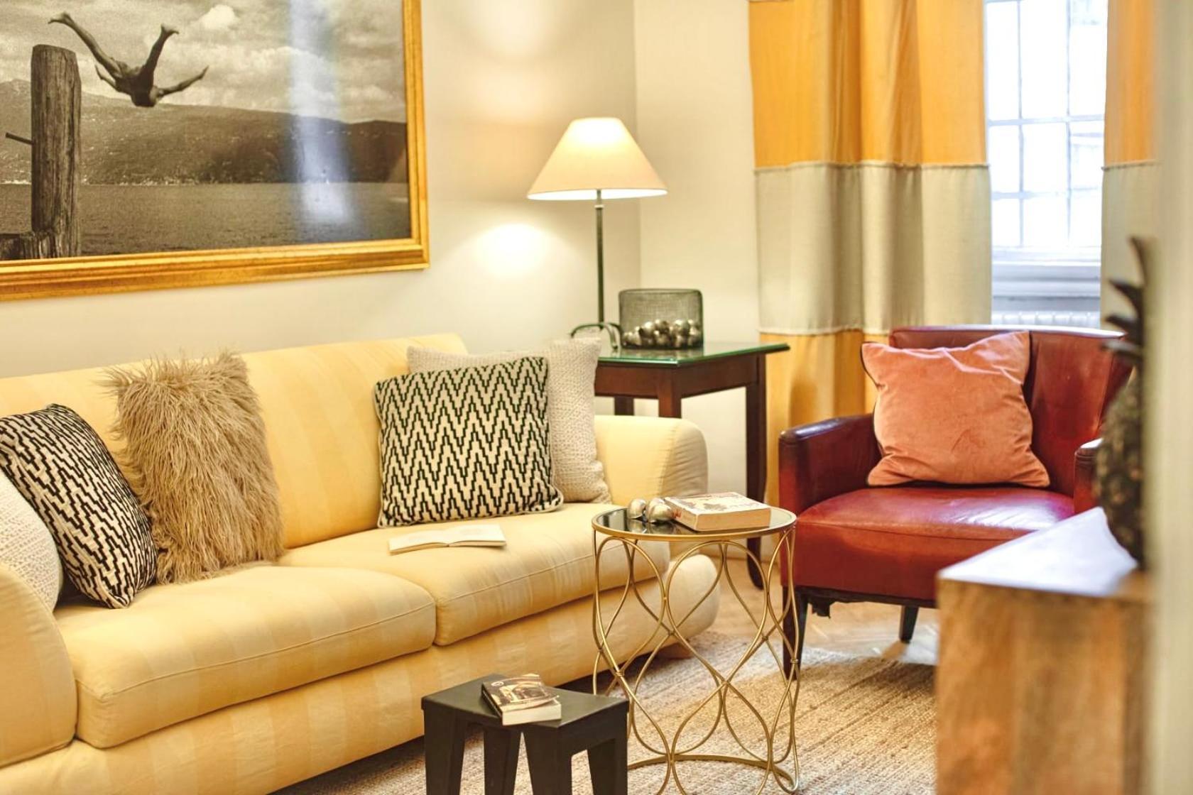 Andrassy Palace - Stylish 1